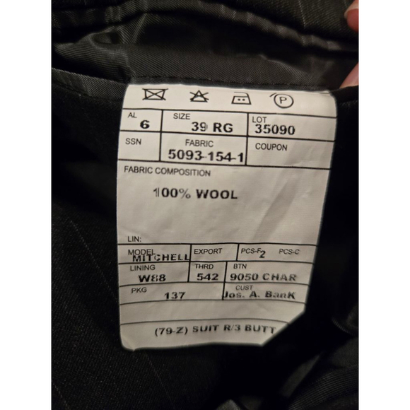 Jos.A.Bank charcoal gray pin striped suit, 100% wool, sz.33R, suit coat sz.39R - Picture 3 of 14